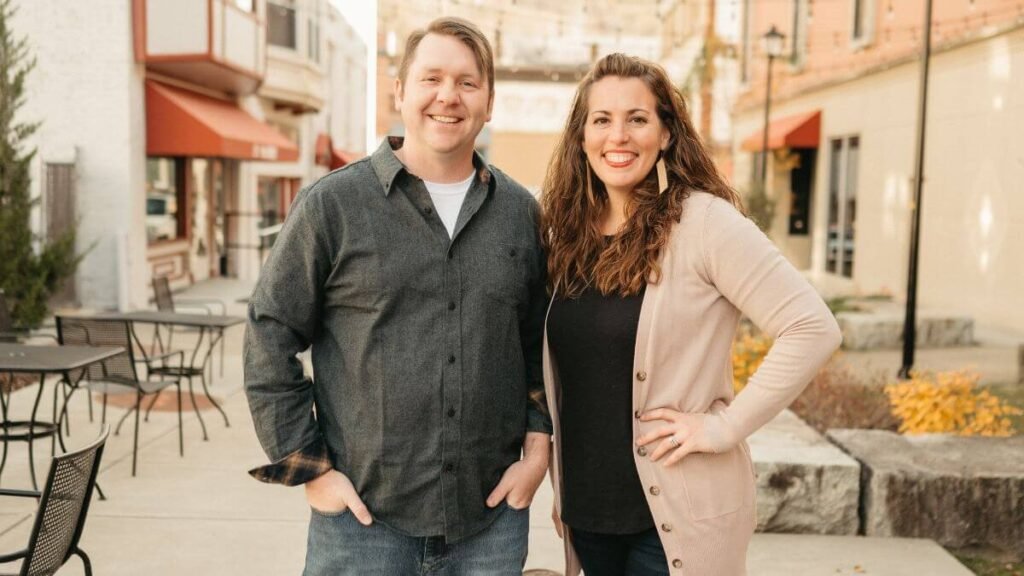 Eric Hersey and Jenny Snyder standing together outside
